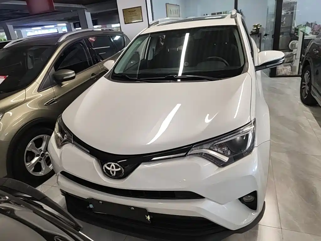 Toyota RAV4 — миниатюра 3