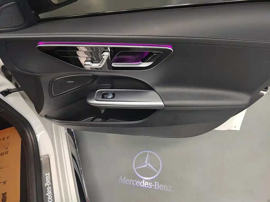 Mercedes-Benz C-Class — миниатюра 15