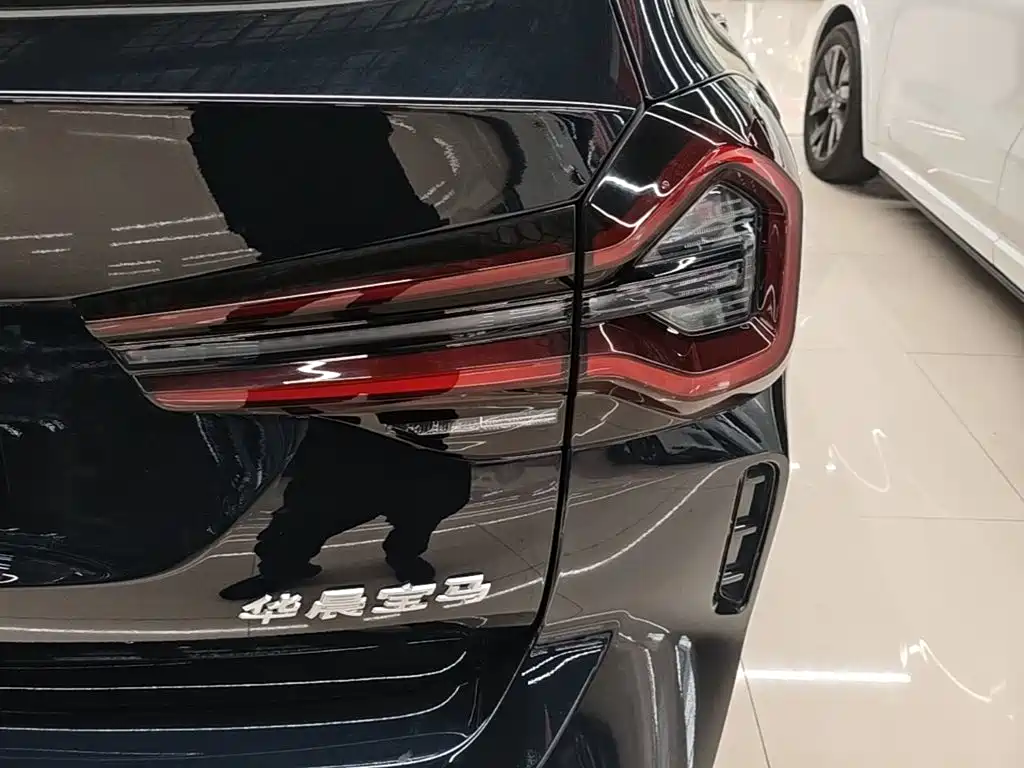 BMW iX3 — миниатюра 8