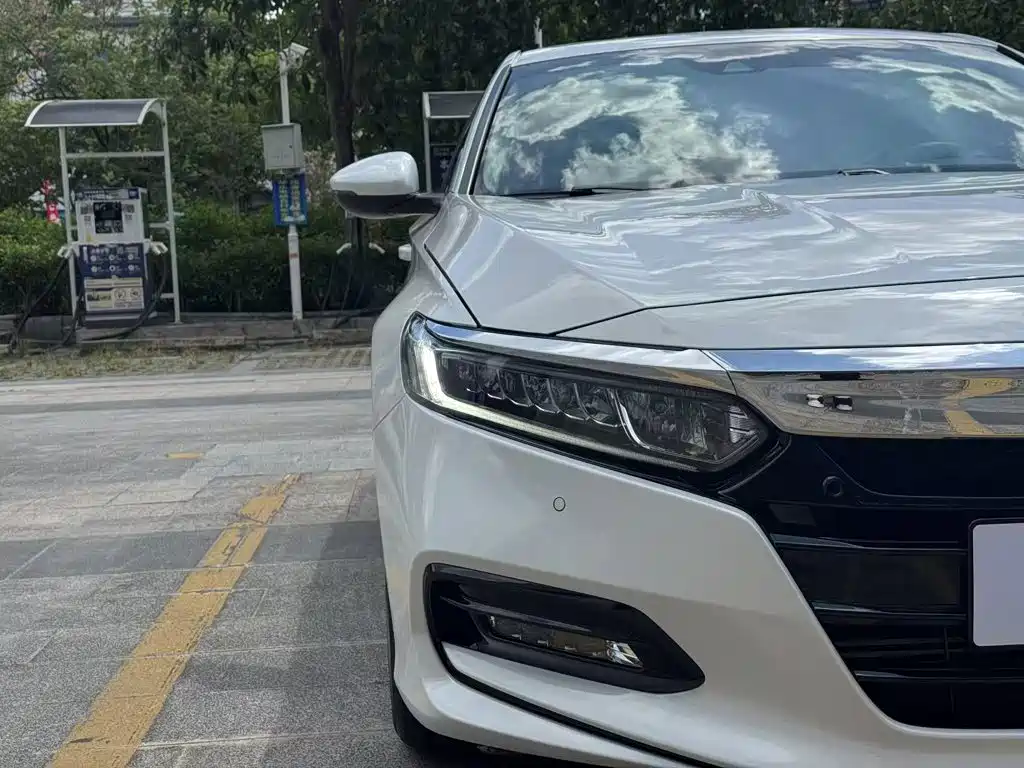 Honda Accord — миниатюра 11