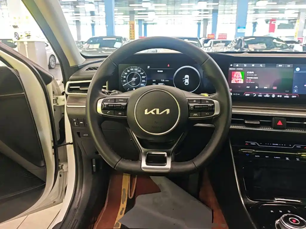 Kia K5 — миниатюра 11
