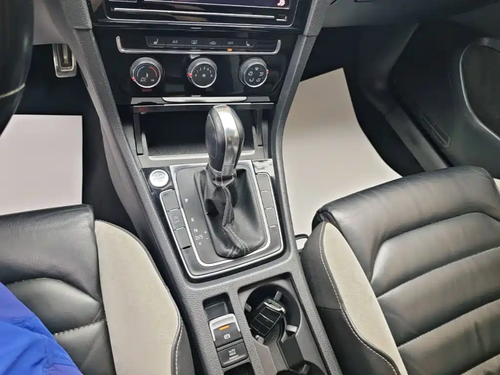 Volkswagen Golf — миниатюра 14