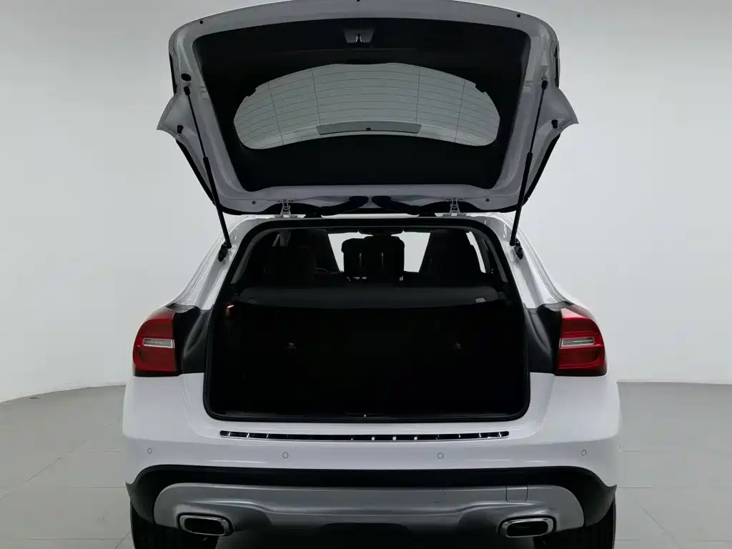 Mercedes-Benz GLA — миниатюра 16