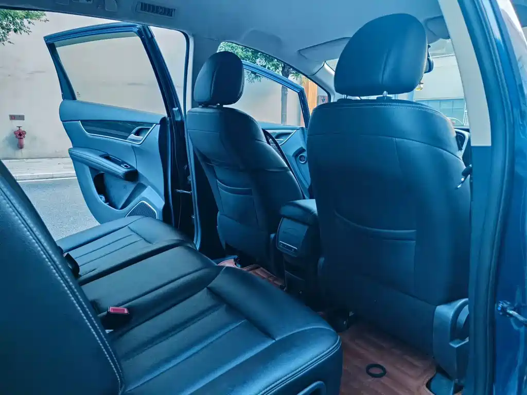 BYD MAX — миниатюра 7