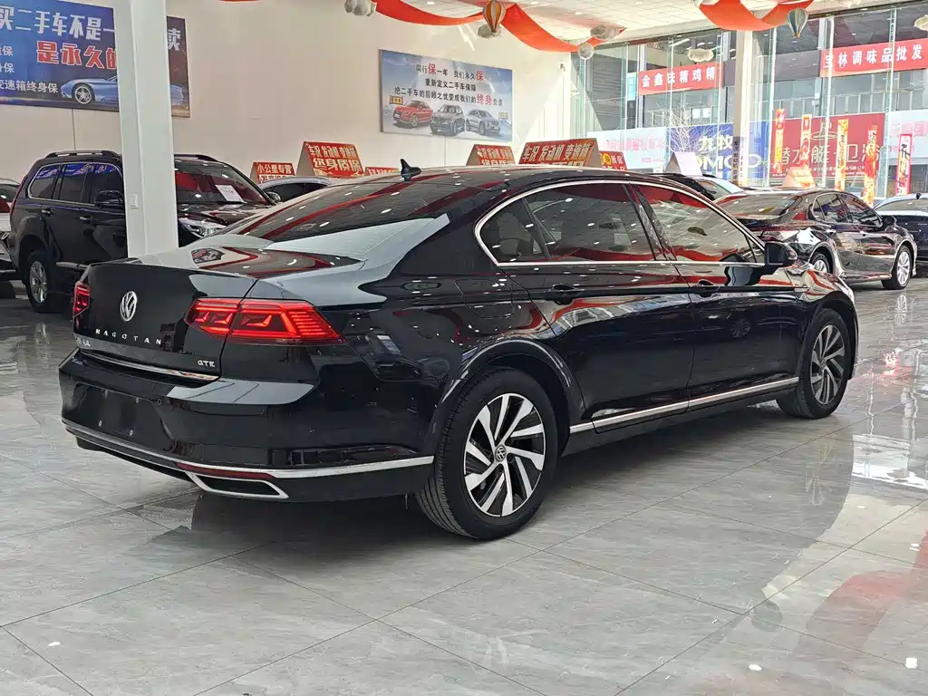 VOLKSWAGEN MAGOTAN GTE PLUG IN HYBRID