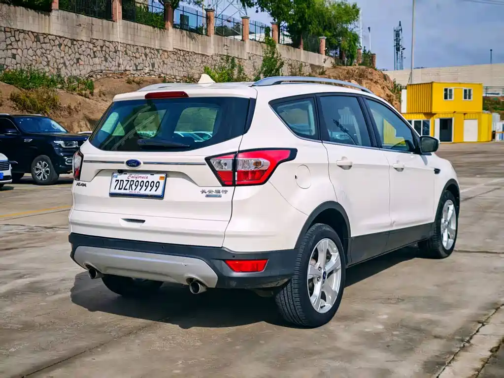 Ford Kuga — миниатюра 8