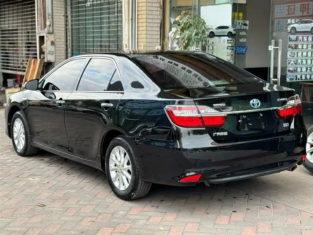 TOYOTA CAMRY