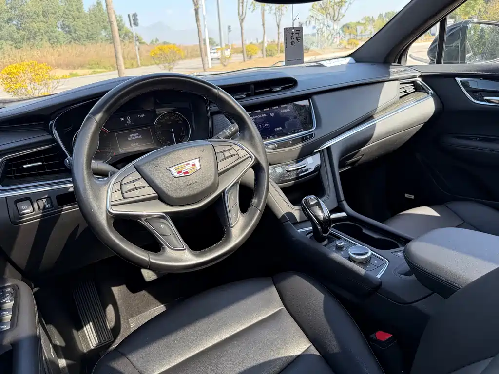 Cadillac XT5 — миниатюра 10