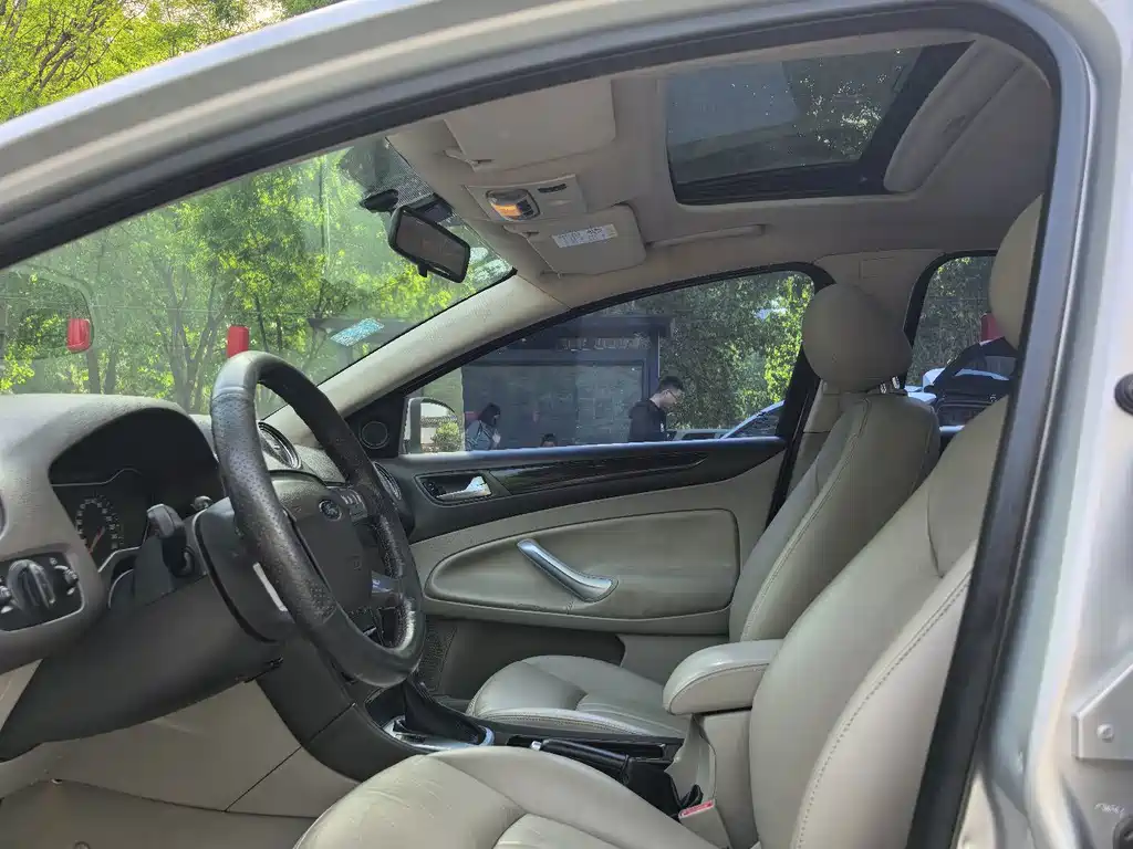 Ford Mondeo Zhisheng — миниатюра 3