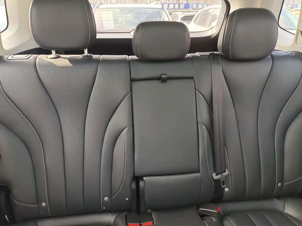 Roewe RX5 MAX — миниатюра 13