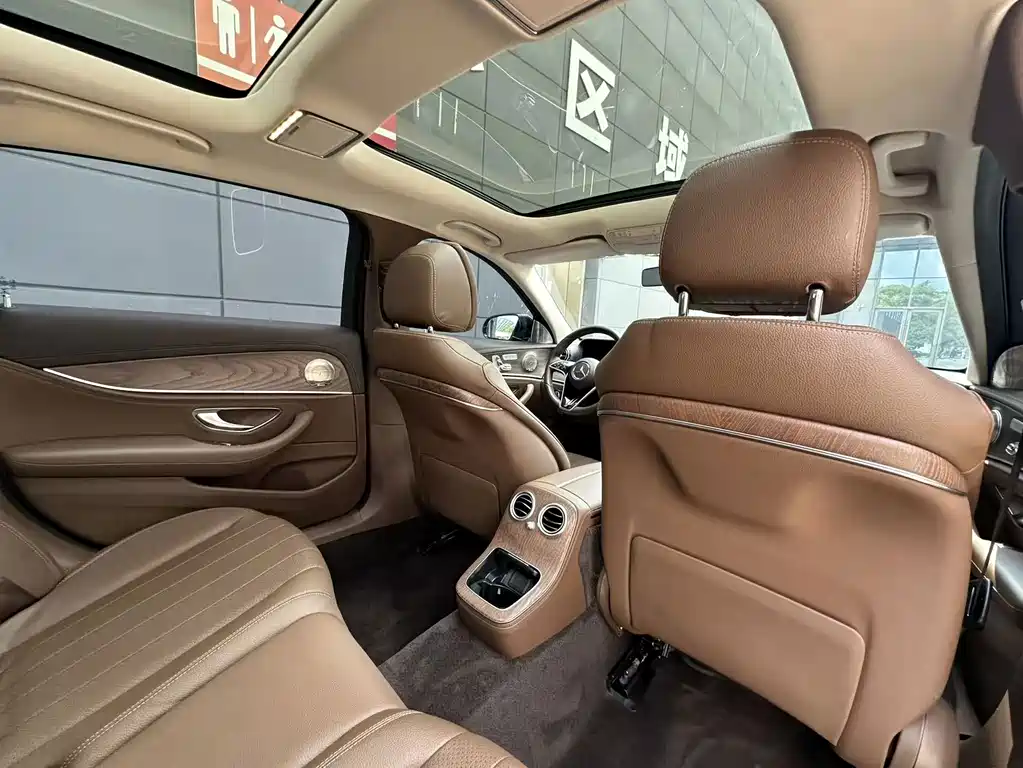 Mercedes-Benz E-Class — миниатюра 39