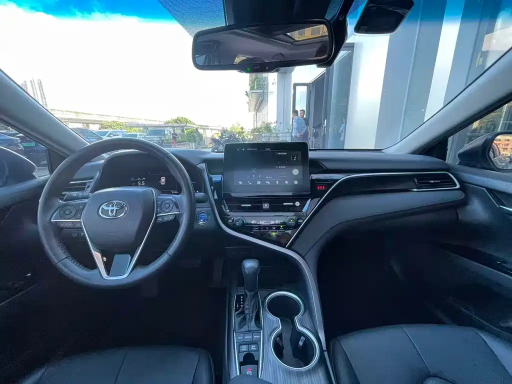 Toyota Camry — миниатюра 14