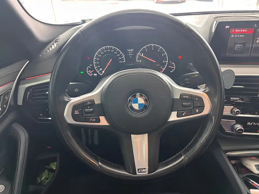 BMW 5 Series (Import) — миниатюра 11