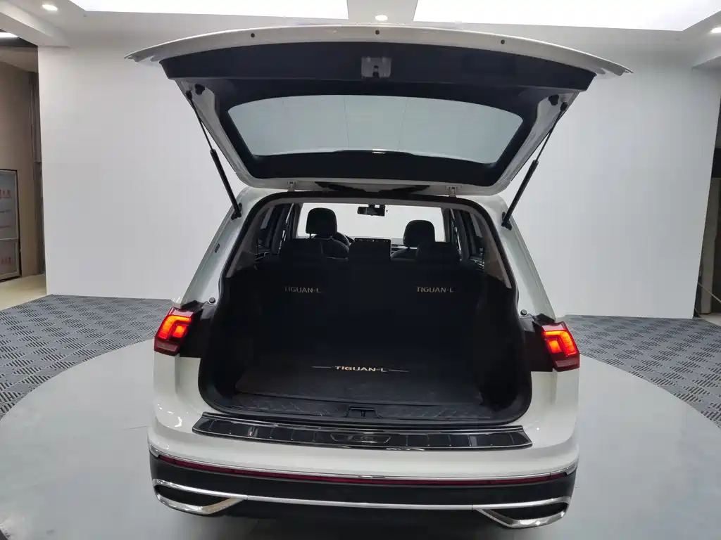 Volkswagen Tiguan L L 2023 280TSI AT