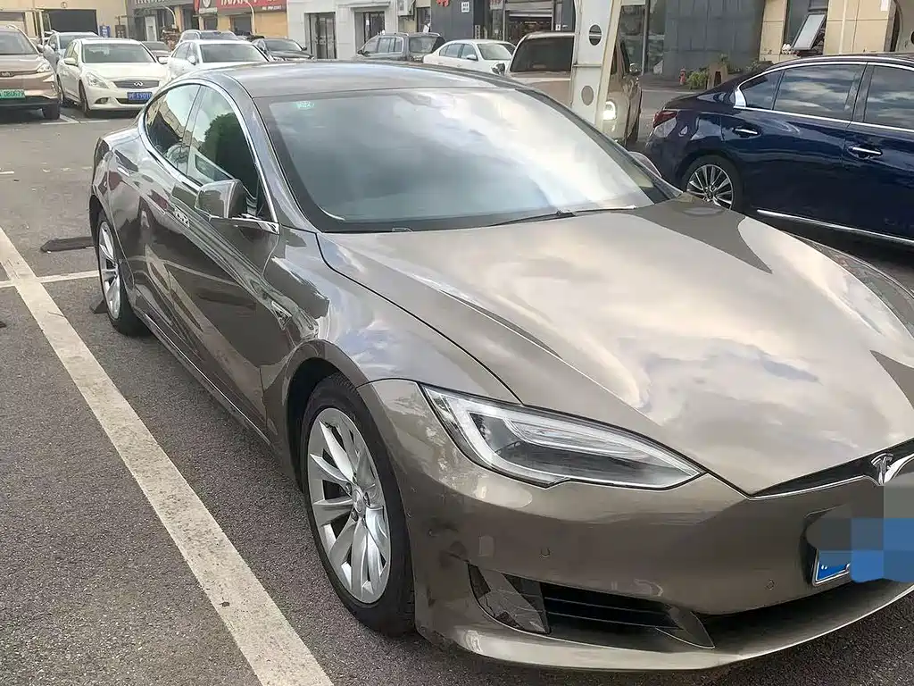 Tesla Model S — миниатюра 3