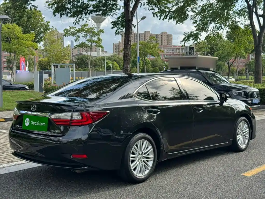 Lexus ES — миниатюра 12