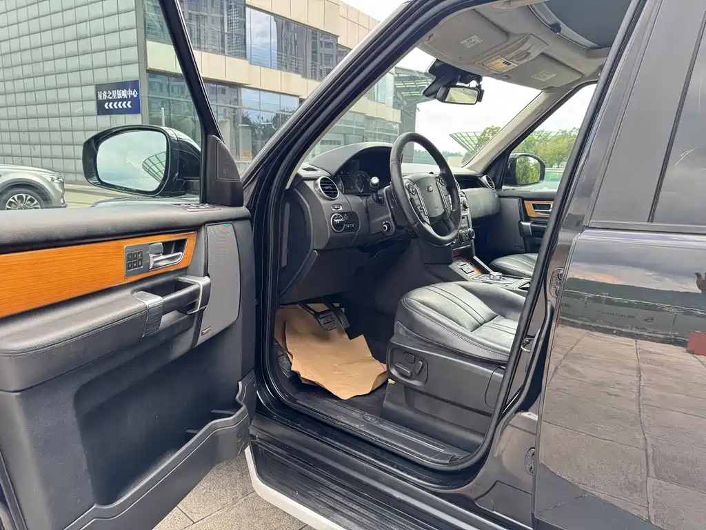 Land Rover Discovery 2015 3.0 SDV6 HSE