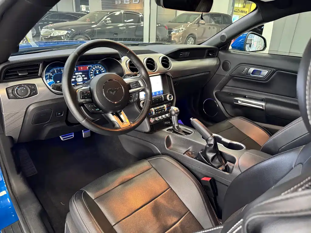 Ford Mustang — миниатюра 6