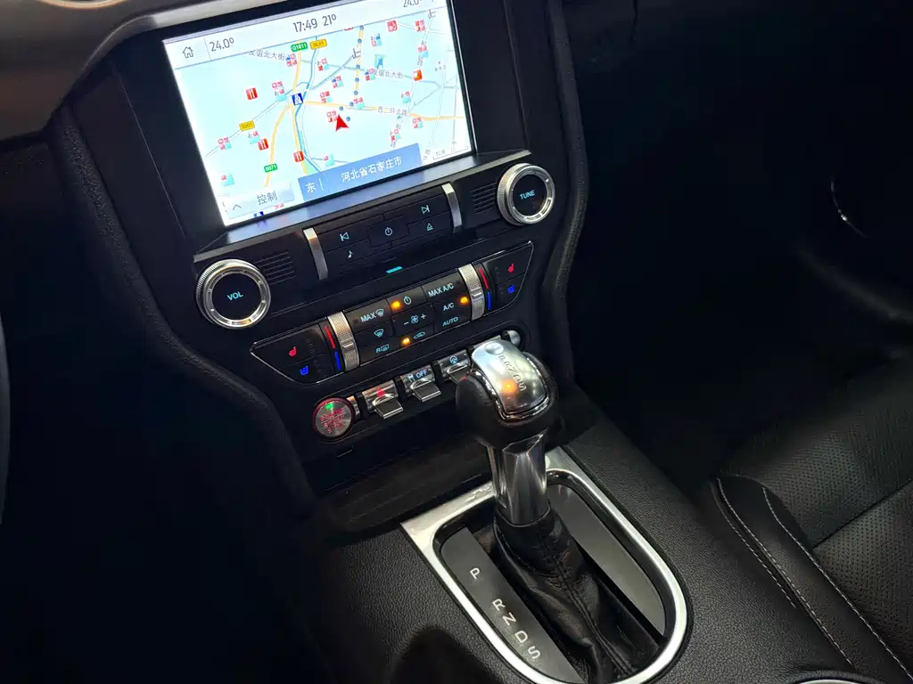Ford Mustang — миниатюра 8
