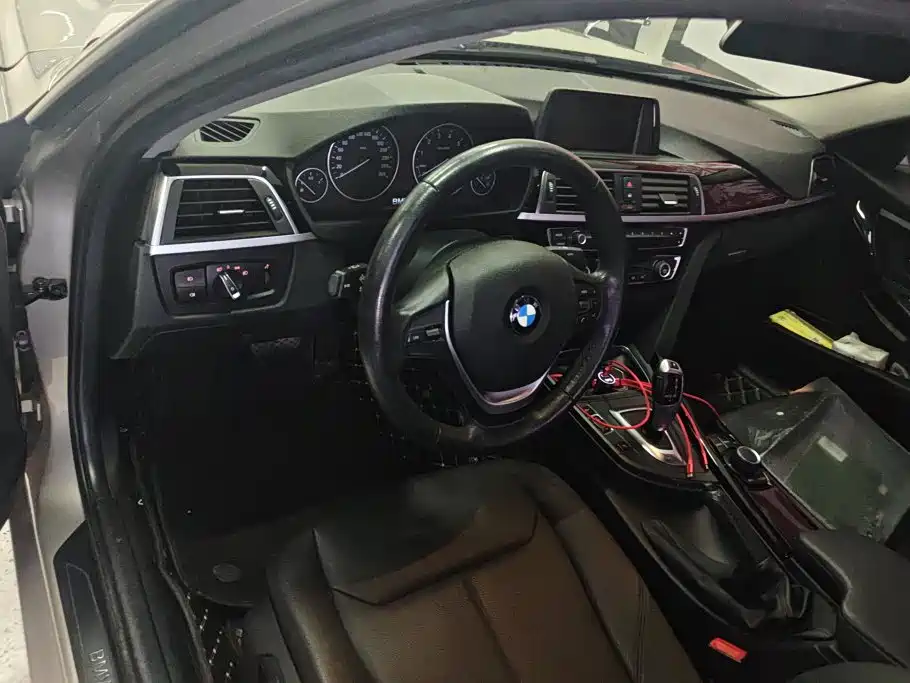 BMW 3 Series — миниатюра 12