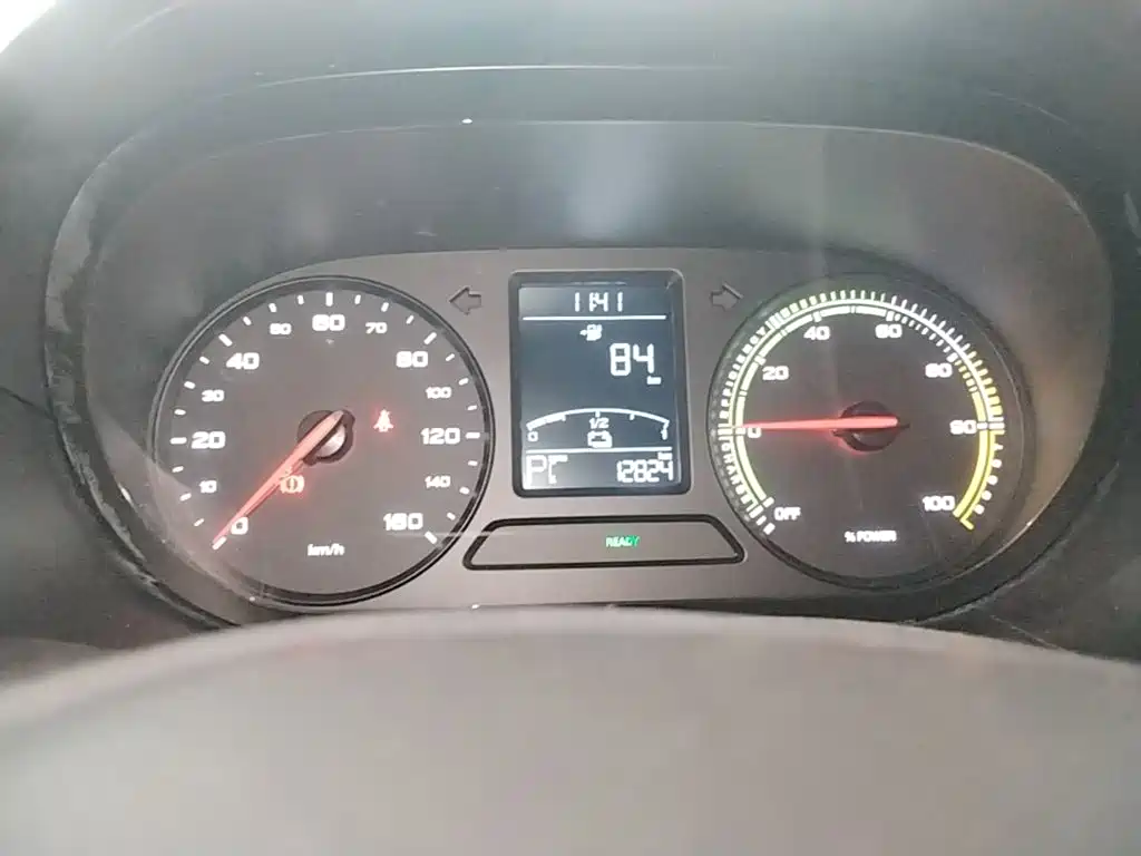 Roewe Clever — миниатюра 12