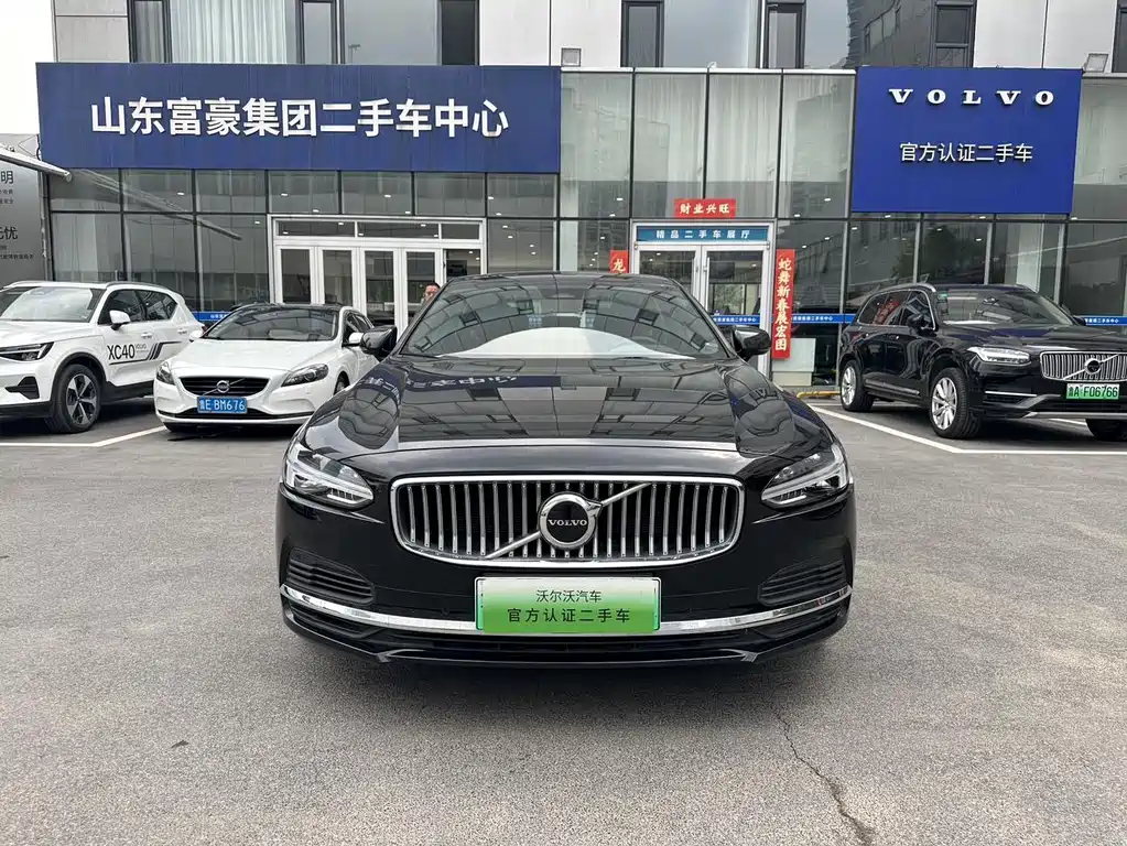 Volvo S90 2024 Luxury