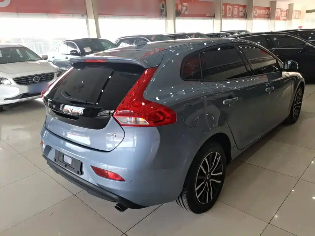 Volvo V40 — миниатюра 7