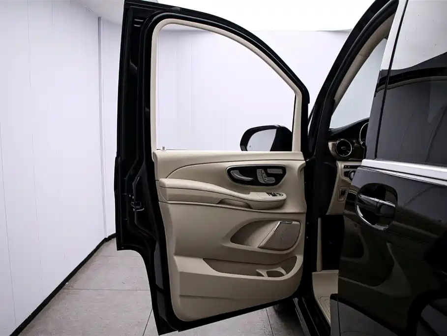 MERCEDES-BENZ V CLASS