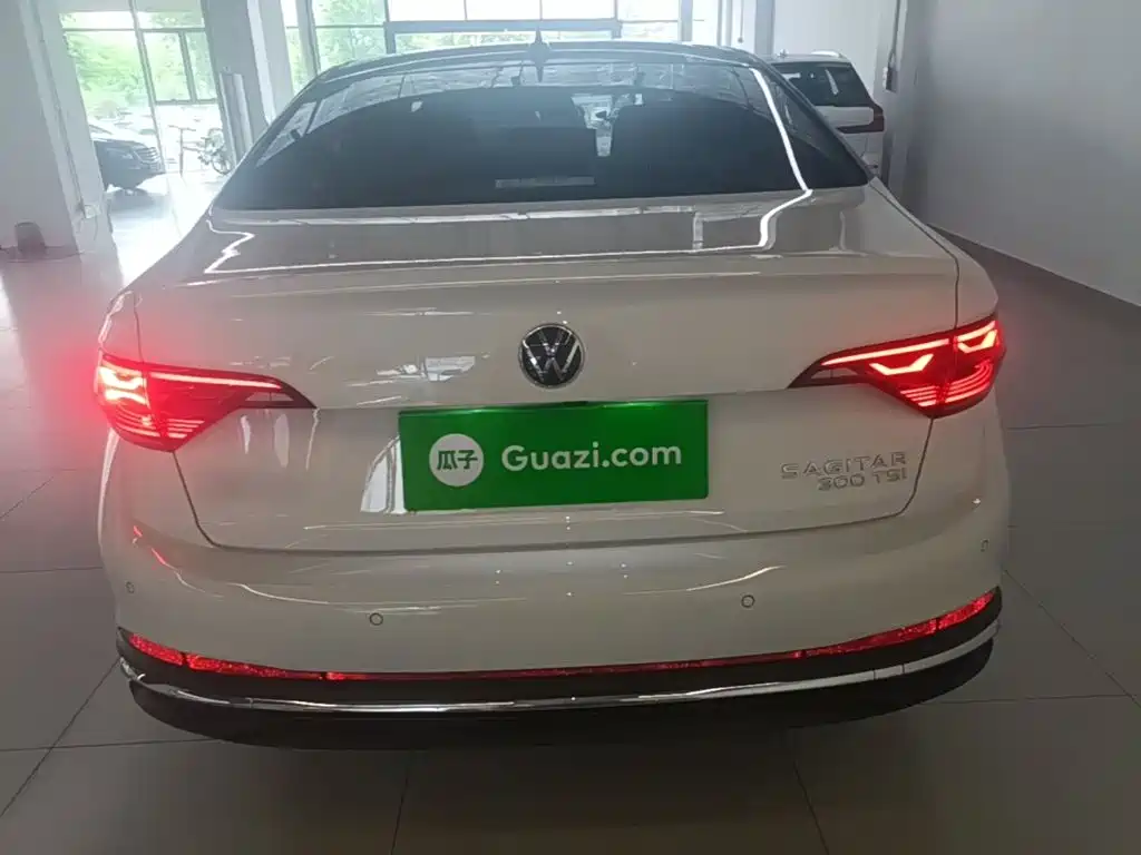 Volkswagen Sagitar 2026 3000 300TSI DSG
