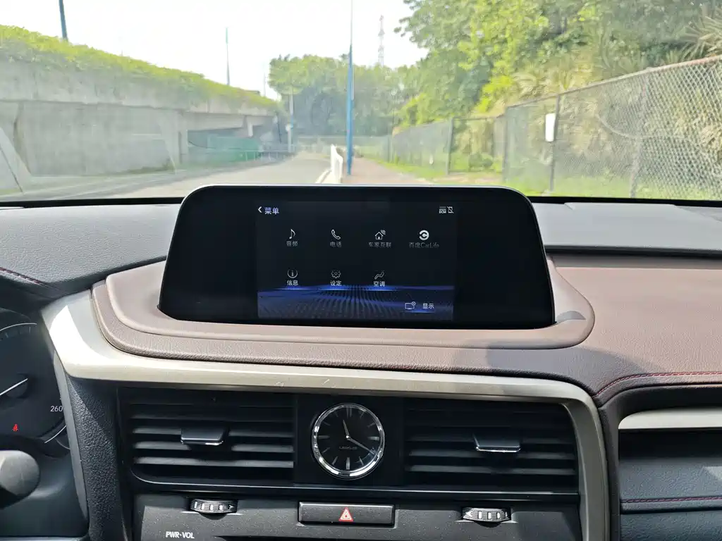 Lexus RX — миниатюра 16
