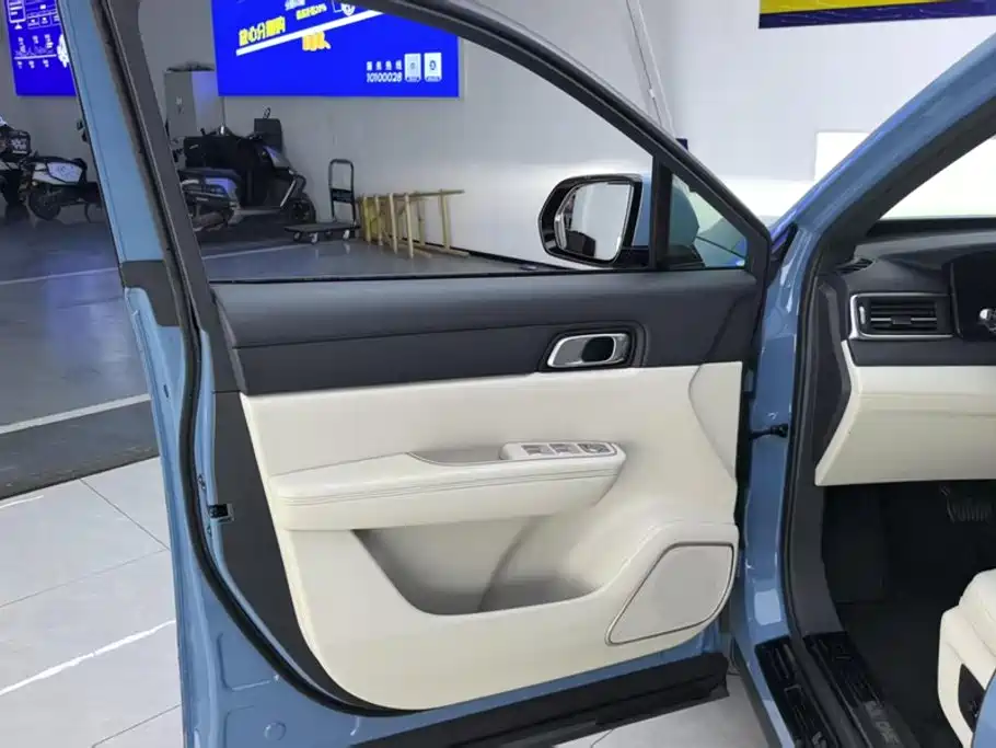Li Auto Li ONE — миниатюра 7