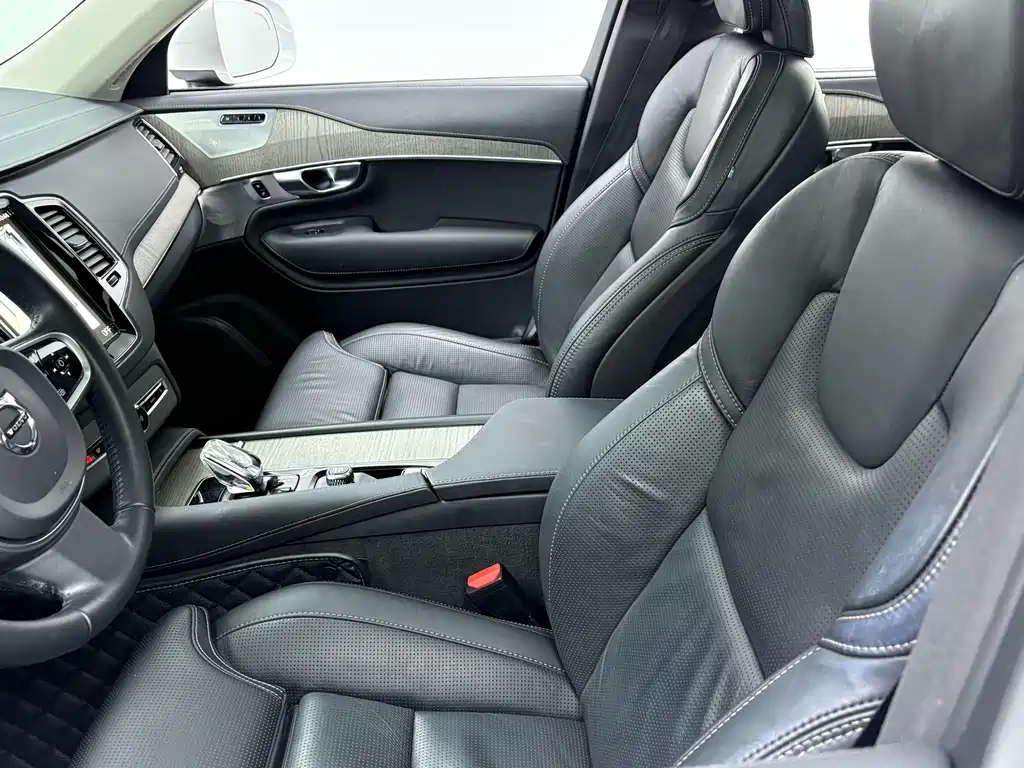 Volvo XC90 — миниатюра 4