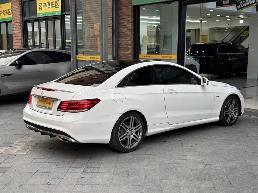 Mercedes-Benz E-Class (Import) — миниатюра 7