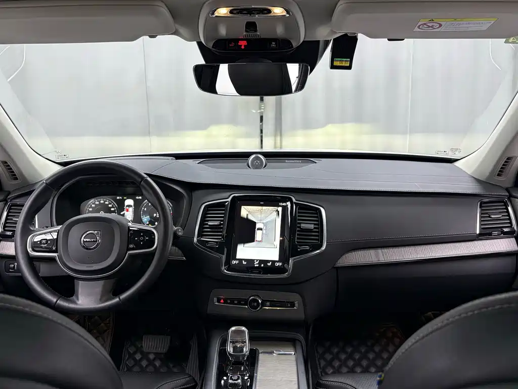 Volvo XC90 — миниатюра 8