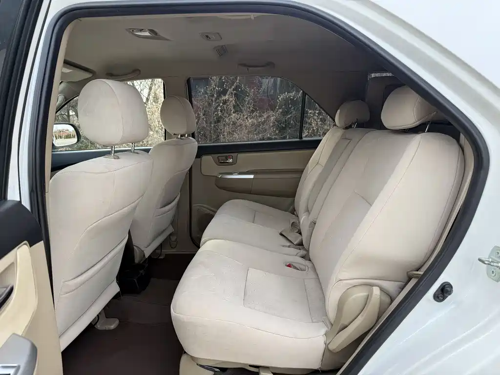 TOYOTA FORTUNER