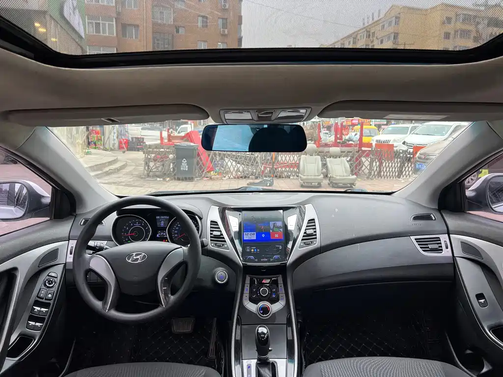 Hyundai Elantra Langdong — миниатюра 9