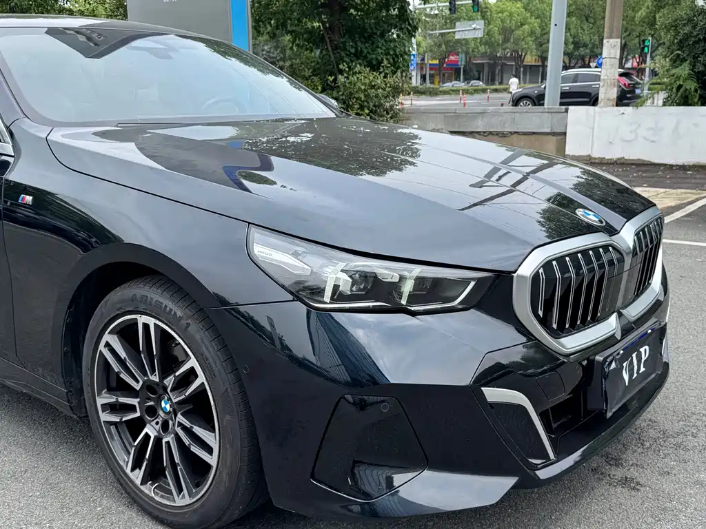 BMW 5 Series — миниатюра 29