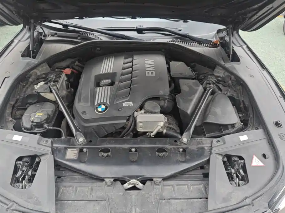 BMW 7 Series — миниатюра 10