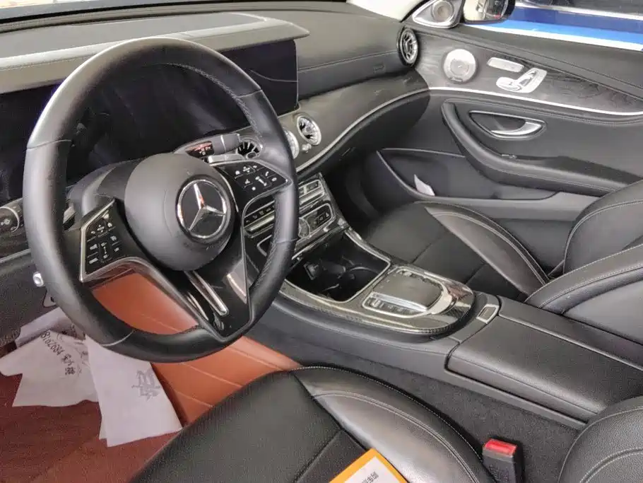 Mercedes-Benz E-Class — миниатюра 12