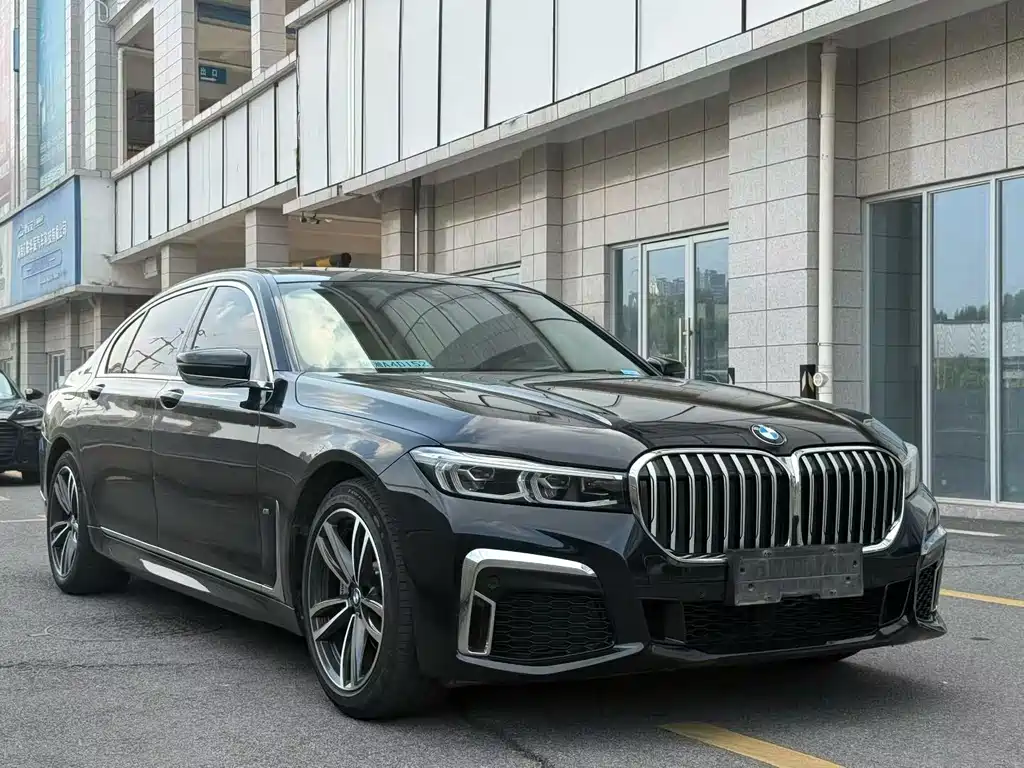 BMW 7 Series — миниатюра 3