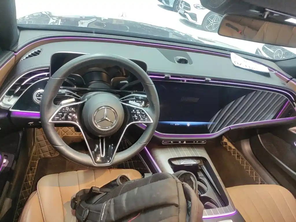 Mercedes-Benz E-Class — миниатюра 10