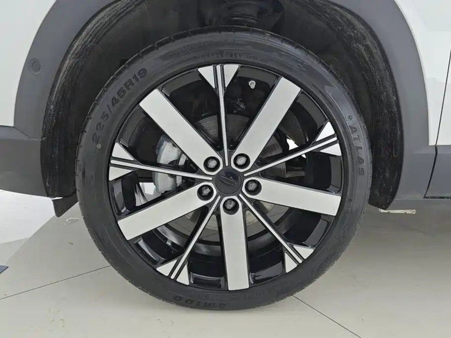 Geely Icon — миниатюра 6