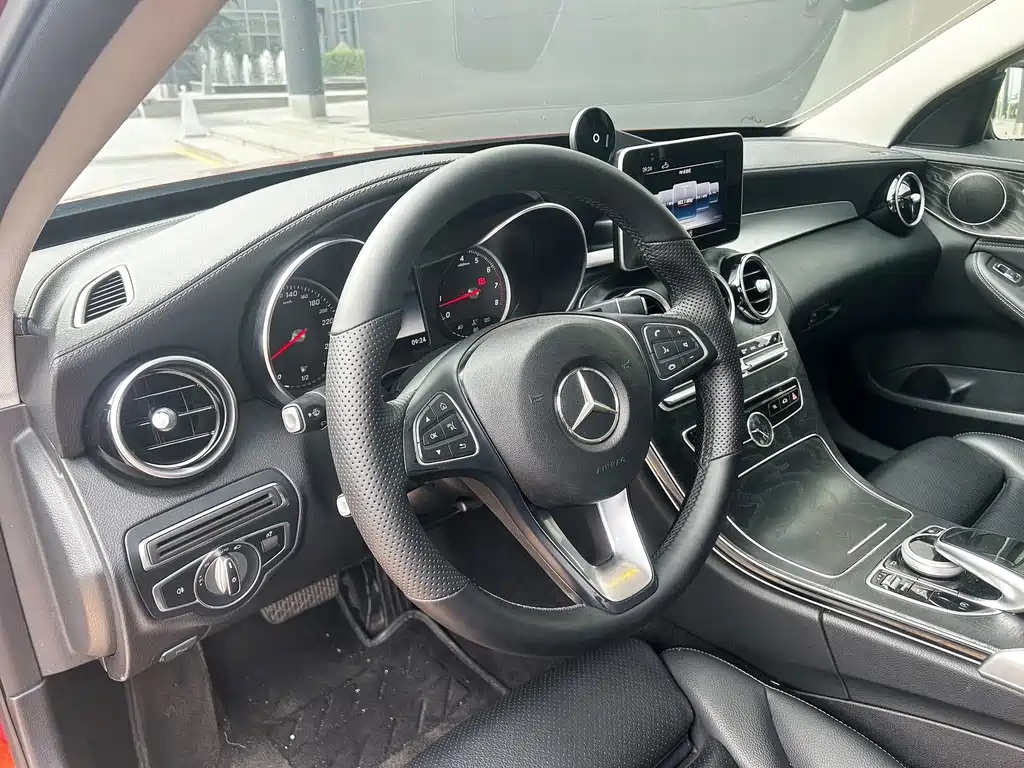 Mercedes-Benz C-Class — миниатюра 10