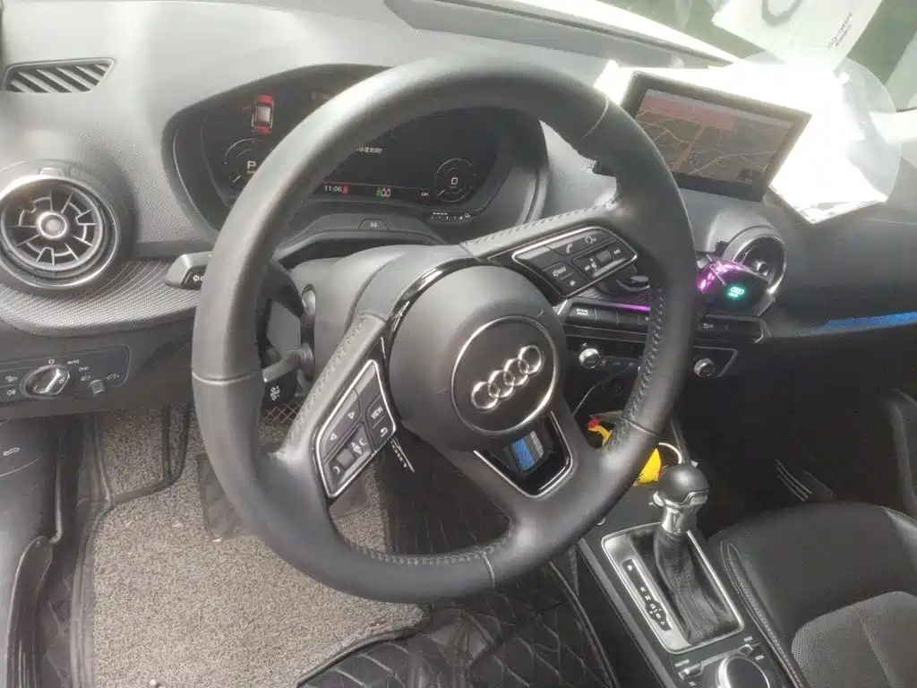 Audi Q2L e-tron — миниатюра 11