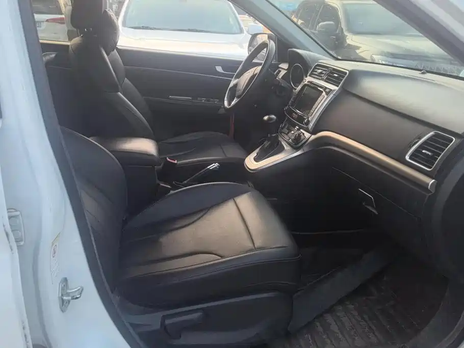 Haval M6 — миниатюра 8