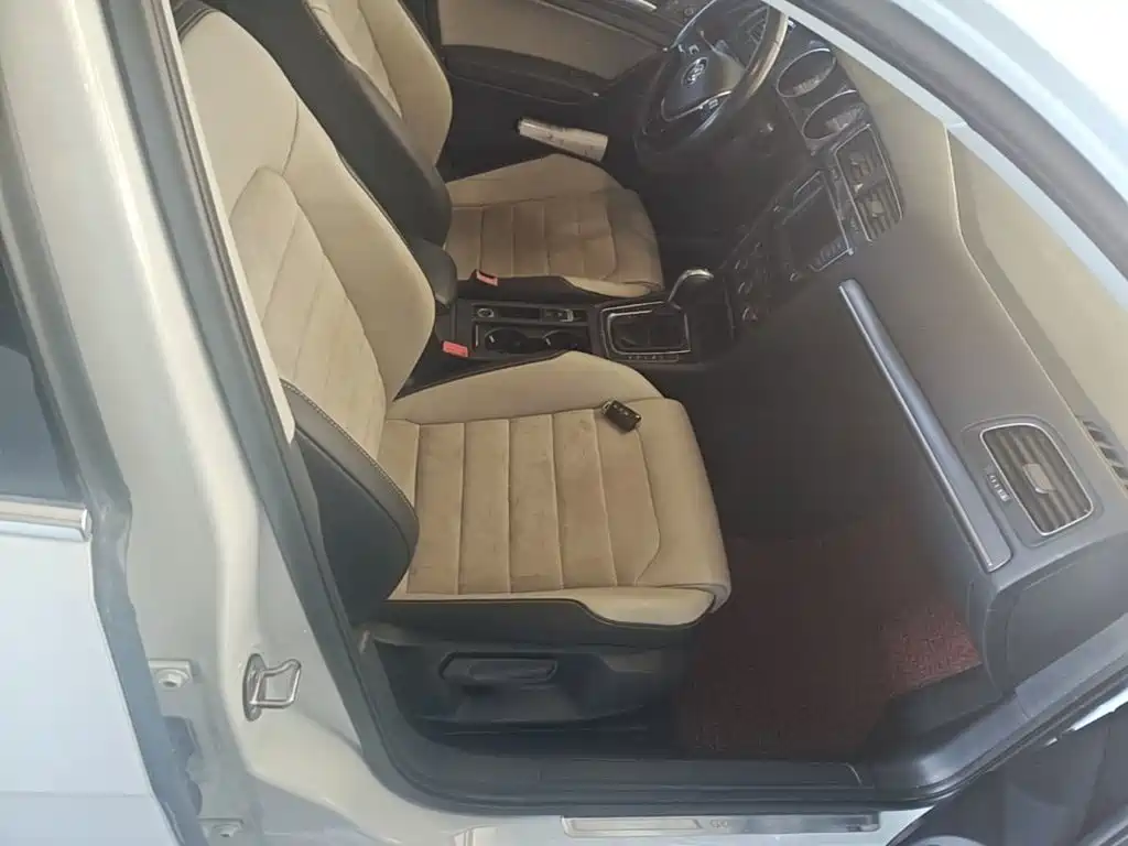 Volkswagen Golf — миниатюра 25