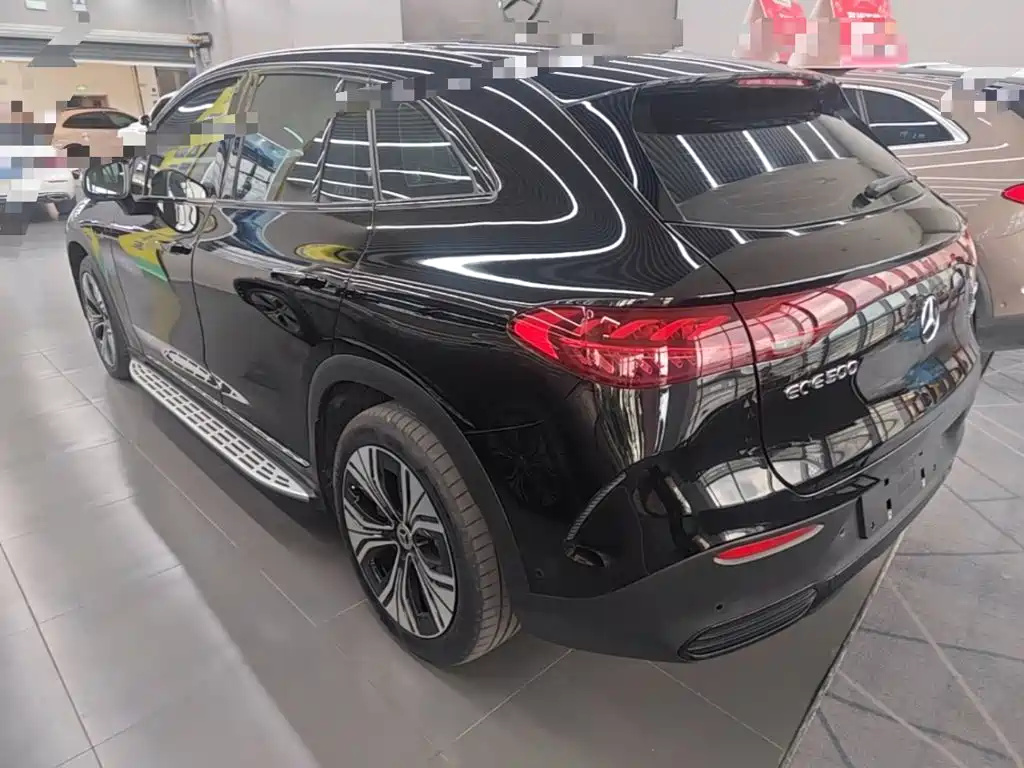 Mercedes-Benz EQE SUV — миниатюра 5