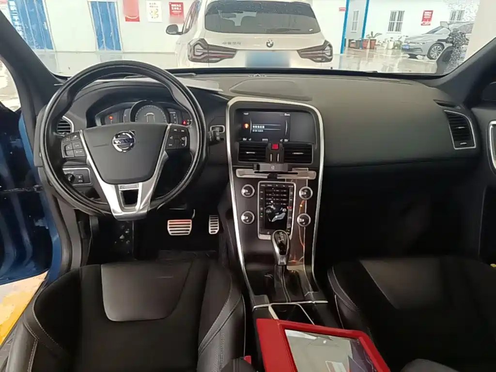 Volvo XC60 — миниатюра 10
