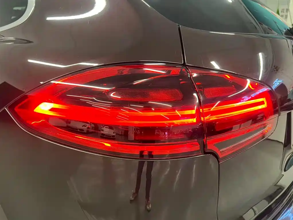 Porsche Cayenne — миниатюра 14