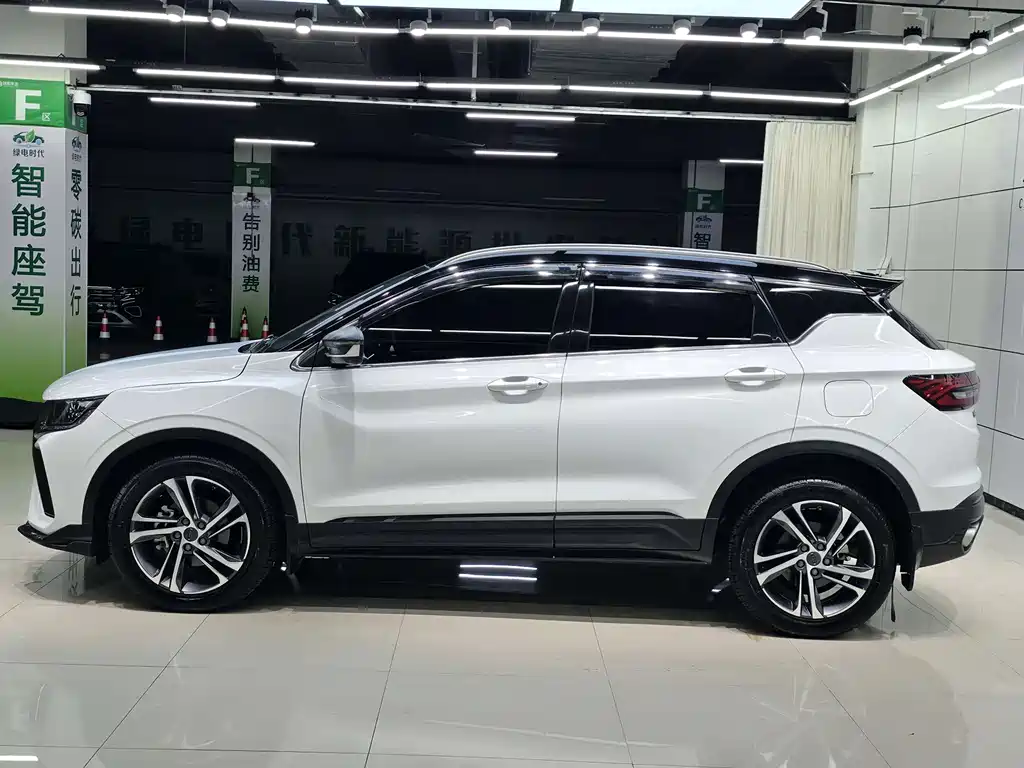 Geely Binyue — миниатюра 10